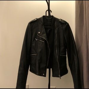 Zara trafaluc outerwear/size S / Never wear & wash